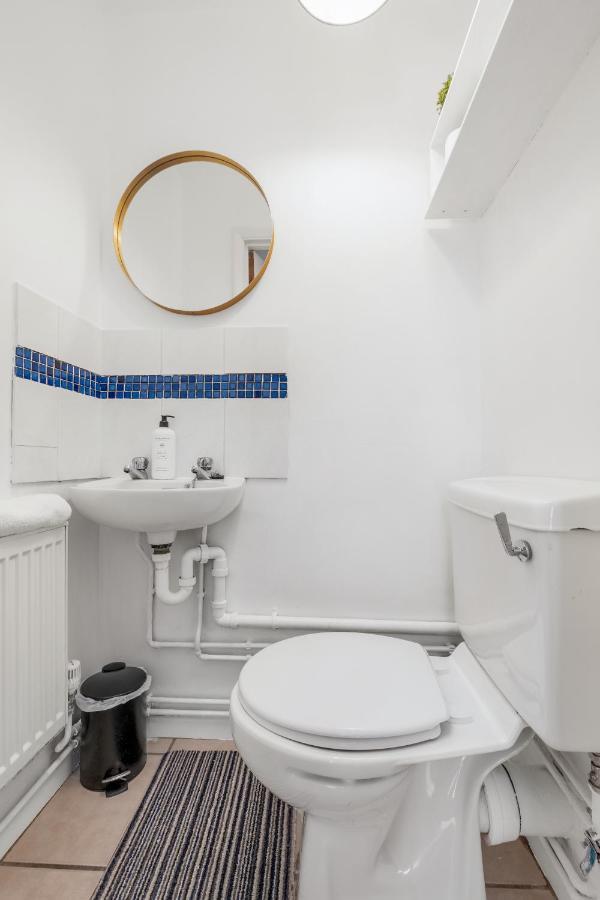 Апартаменты 4 Bedroom House With Parking & Garden By Cherry Short Let's & Services Кембридж