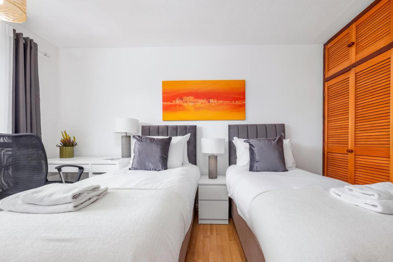 Апартаменты 4 Bedroom House With Parking & Garden By Cherry Short Let's & Services Кембридж