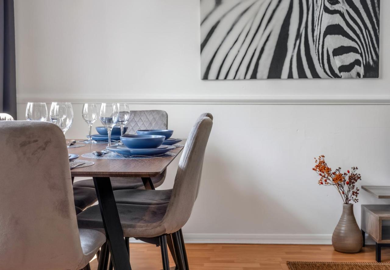 4 Bedroom House With Parking & Garden By Cherry Short Let's & Services * Кембридж