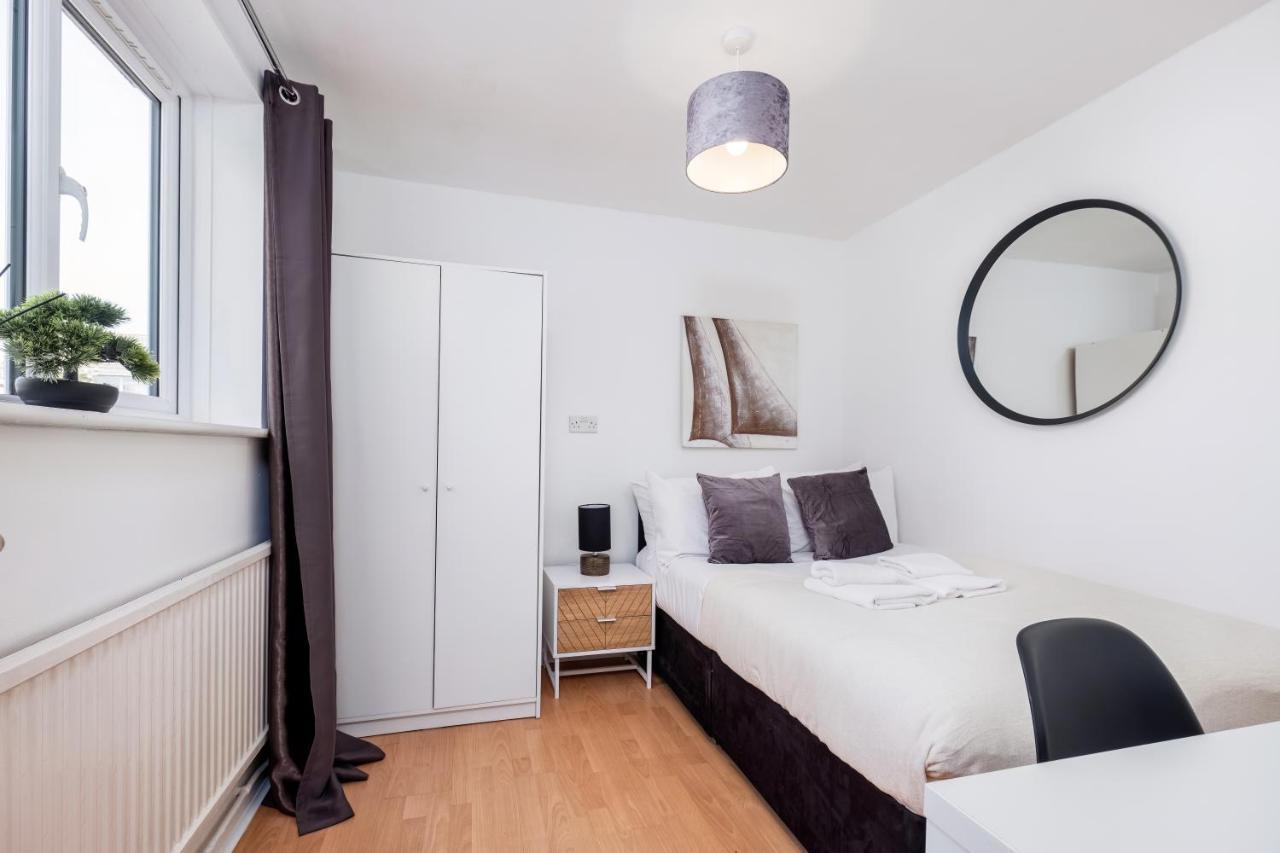 4 Bedroom House With Parking & Garden By Cherry Short Let's & Services Cambridge (Cambridgeshire)