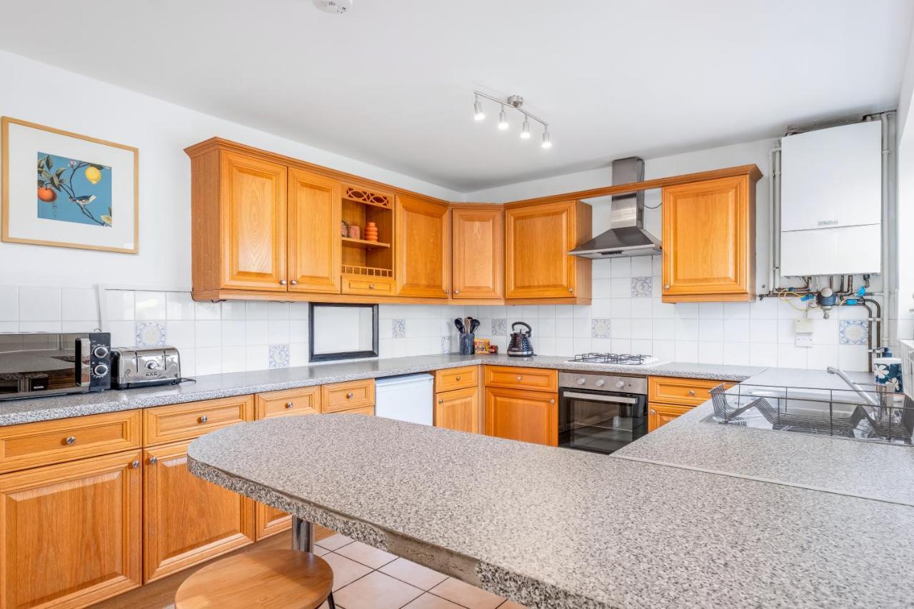 4 Bedroom House With Parking & Garden By Cherry Short Let's & Services * Cambridge (Cambridgeshire)