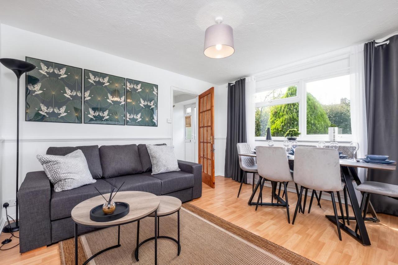 4 Bedroom House With Parking & Garden By Cherry Short Let's & Services Cambridge (Cambridgeshire)