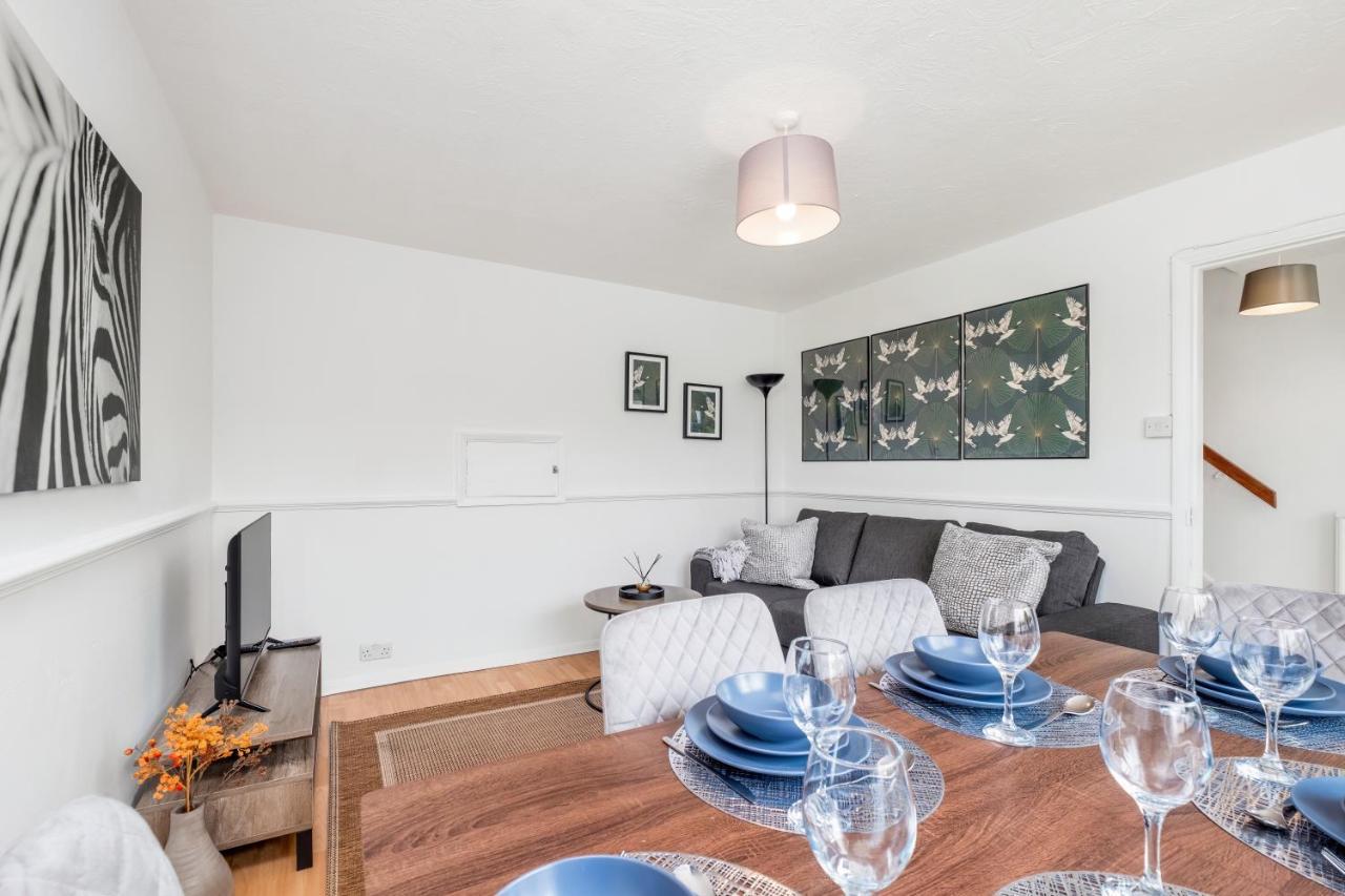 4 Bedroom House With Parking & Garden By Cherry Short Let's & Services Apartment Cambridge (Cambridgeshire)