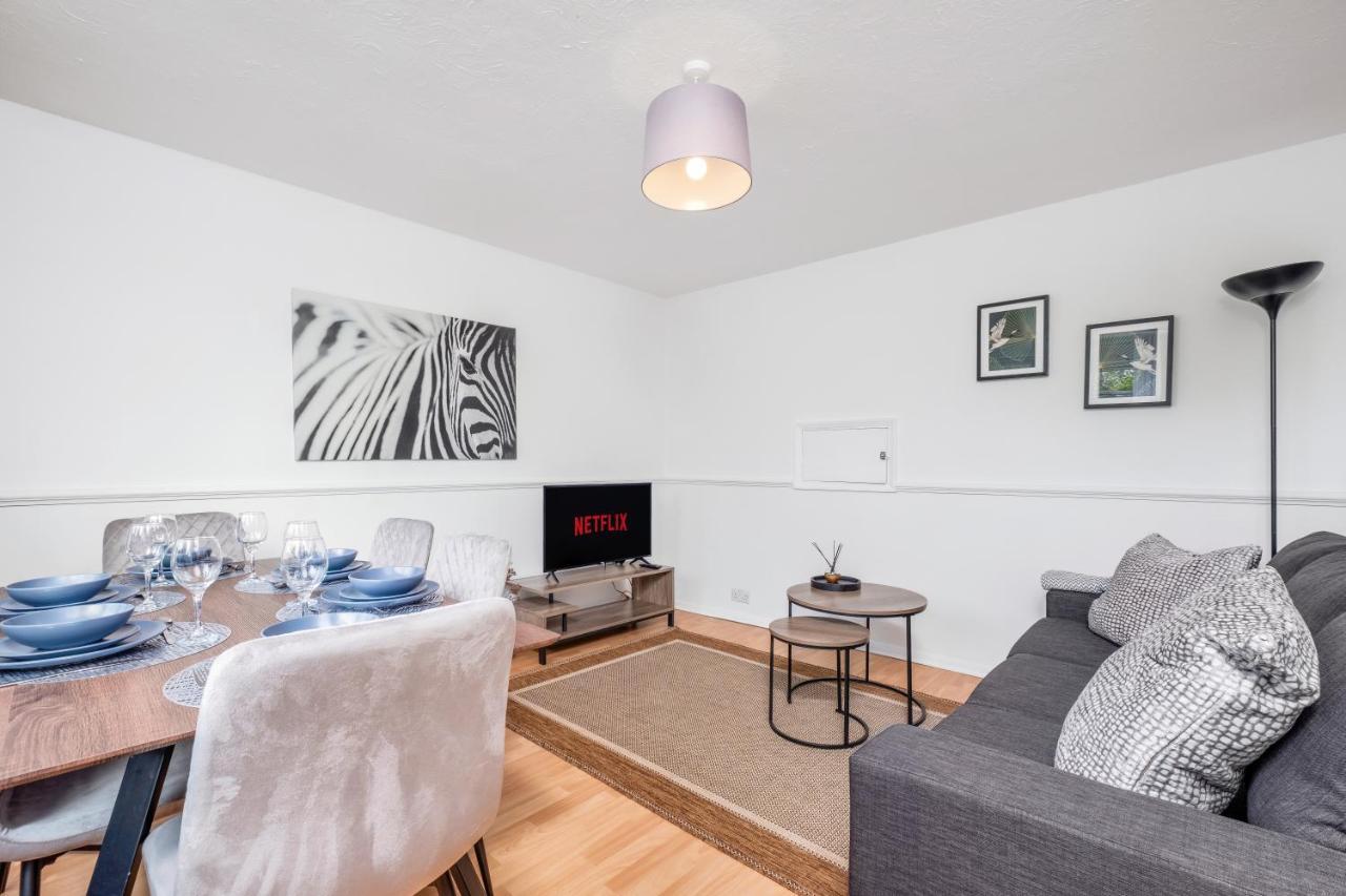 4 Bedroom House With Parking & Garden By Cherry Short Let's & Services Cambridge (Cambridgeshire)
